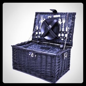 ***FOUND***MAJOR ⚠️ ISO “Wine n Die”!Picnic Basket
